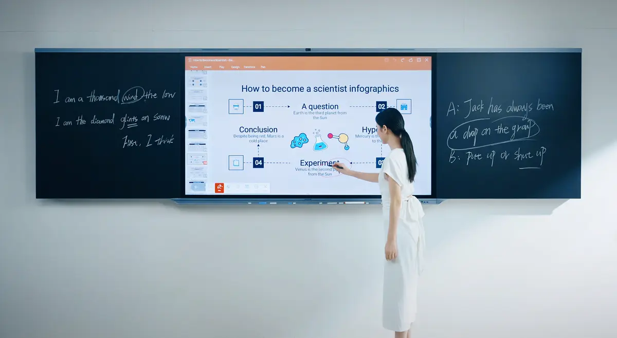 ครูใช้ปากกาเขียนบนจอทัชสกรีนรุ่น Education ที่มีกระดานดำสองข้าง