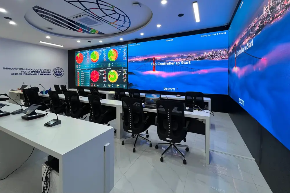 ห้องติดตามสถานการณ์ มุมด้านข้าง